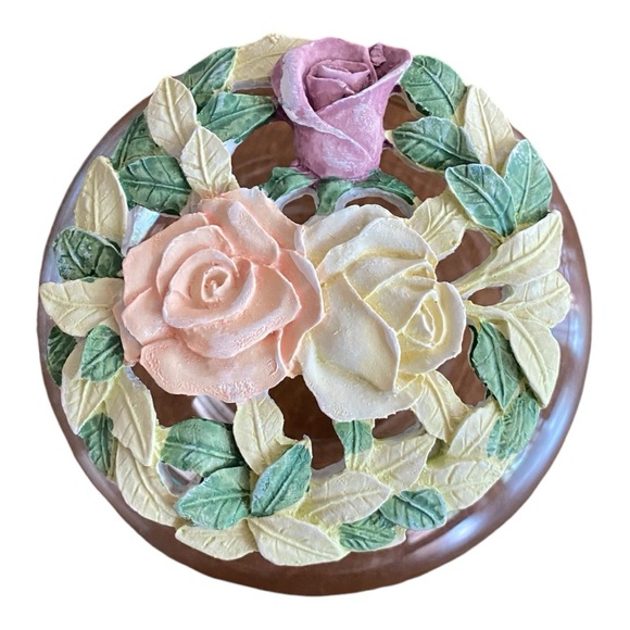 Potpourri container with lid - Picture 2 of 3